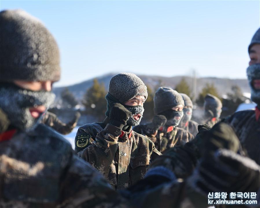#（社会）（4）坚守在严冬——黑龙江塔河边防官兵极寒天气训练忙