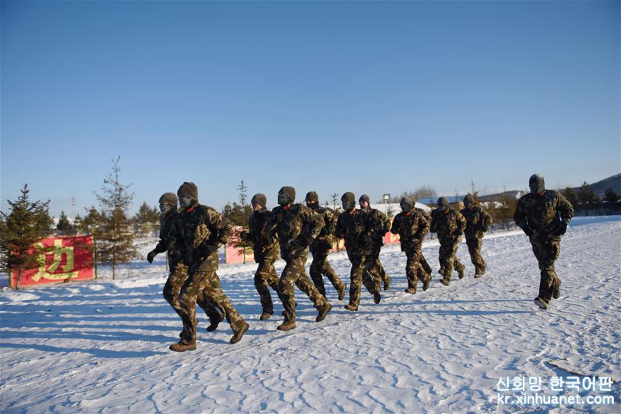 #（社会）（5）坚守在严冬——黑龙江塔河边防官兵极寒天气训练忙