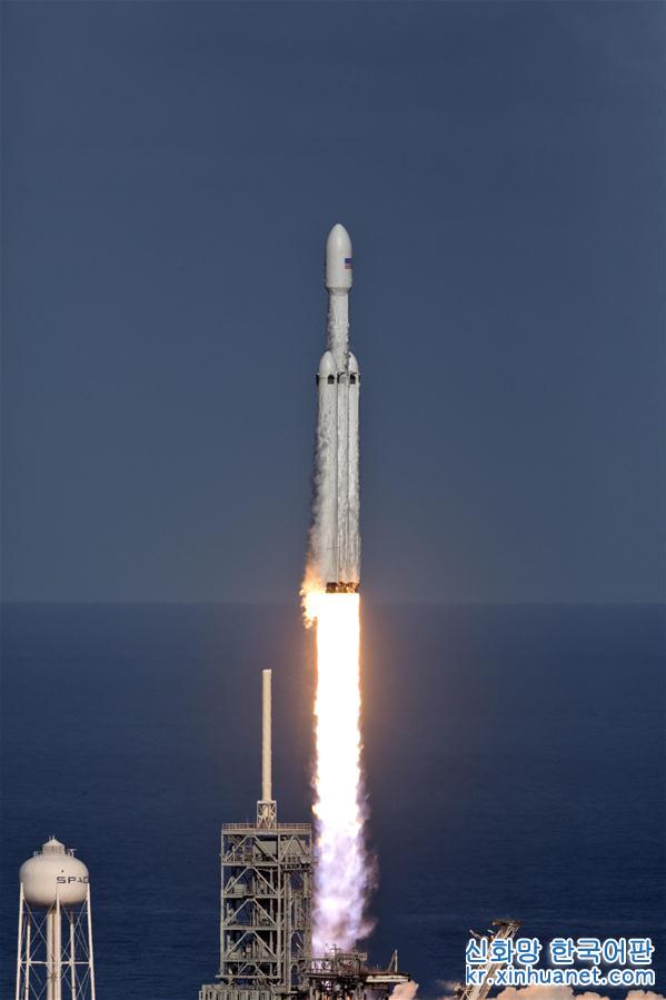 （国际）（2）“猎鹰重型”运载火箭带特斯拉跑车飞向火星