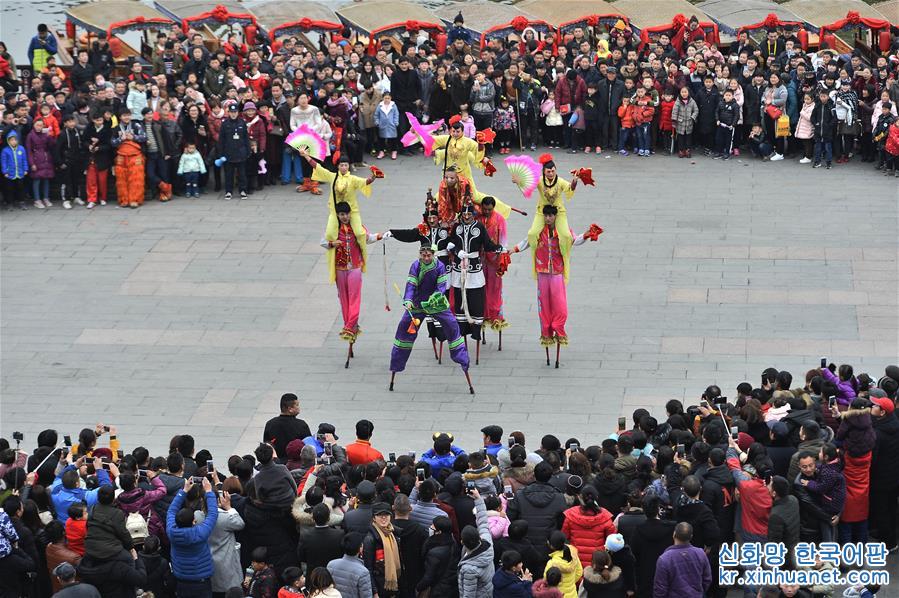 #（经济）（6）春节长假全国共接待游客3.86亿人次