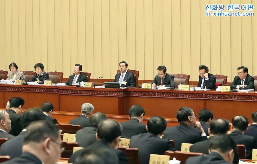 （时政）十二届全国人大常委会第三十三次会议在京举行　张德江主持
