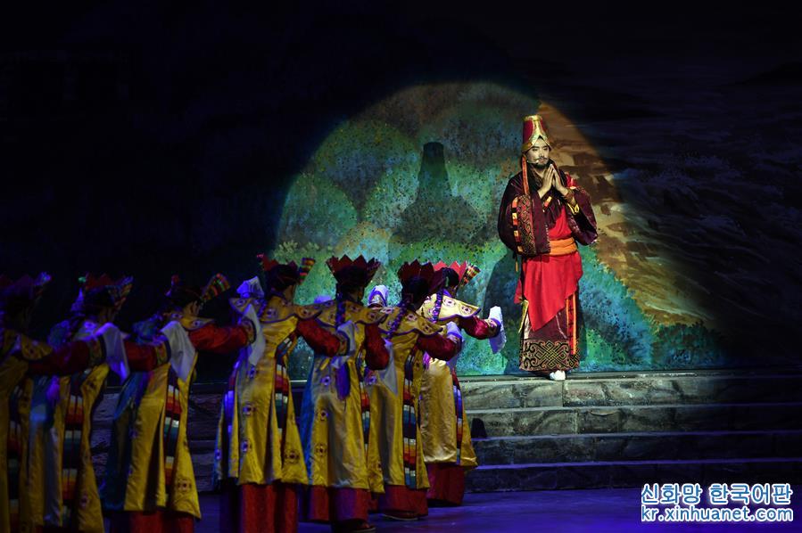 （文化）（2）“南木特”藏戏《唐东杰布》在拉卜楞寺所在地上演