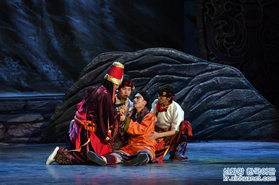 （文化）（3）“南木特”藏戏《唐东杰布》在拉卜楞寺所在地上演