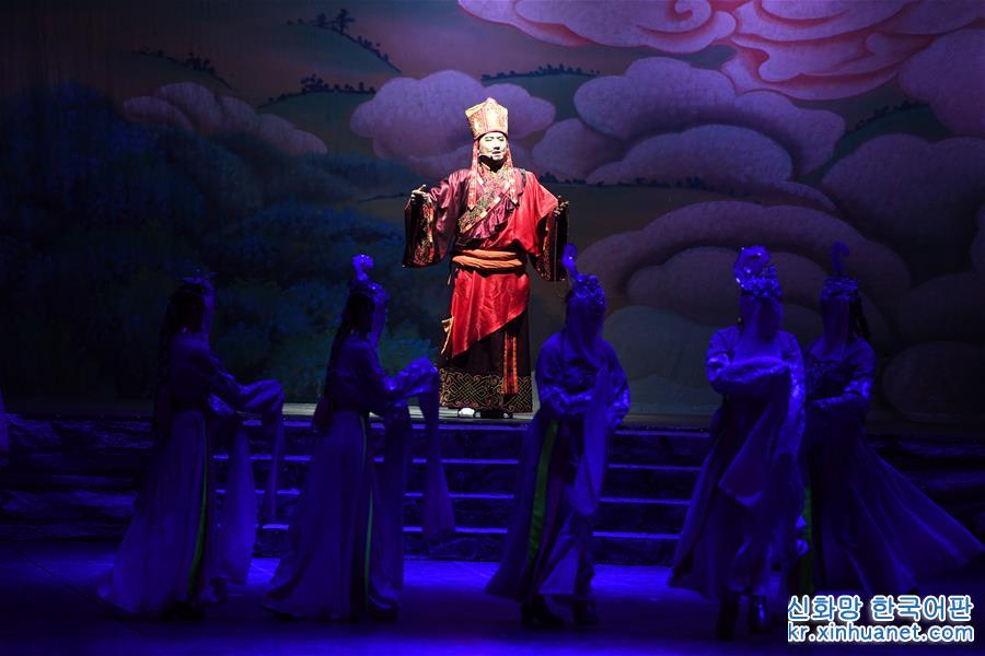 （文化）（5）“南木特”藏戏《唐东杰布》在拉卜楞寺所在地上演