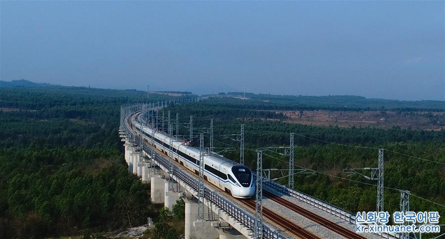 （经济）（12）世界首条环岛高铁“腾飞”海南