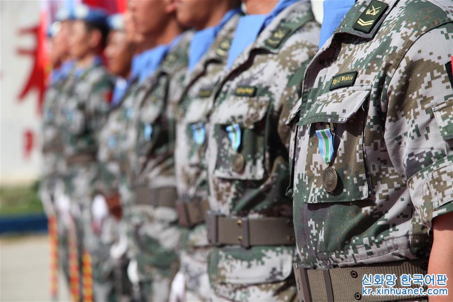 （国际·图文互动）（3）中国赴黎维和官兵荣获联合国“和平荣誉勋章”