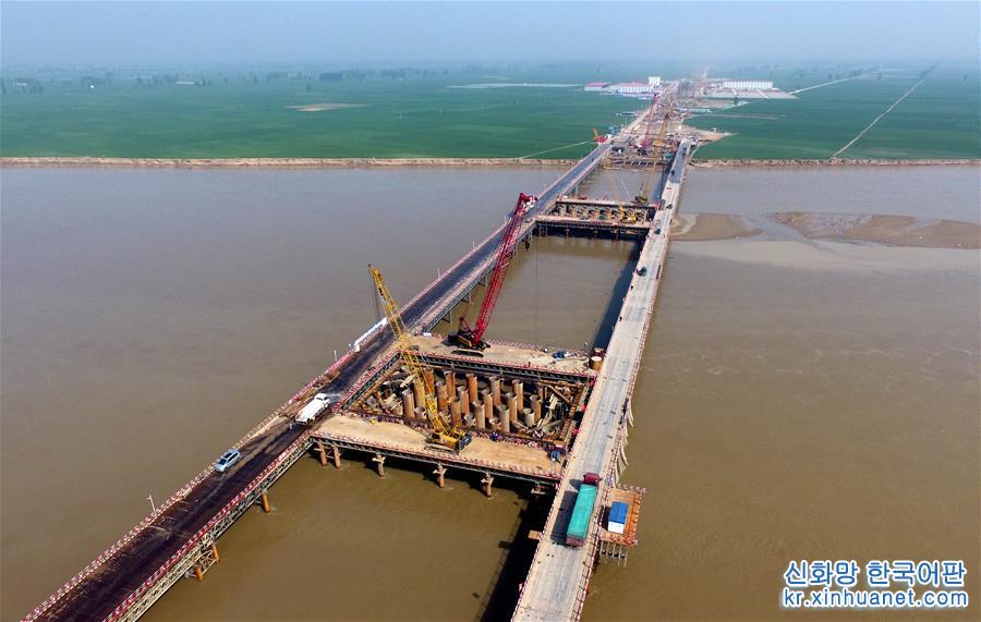 （经济）（3）郑济高铁郑州黄河特大桥建设全面展开
