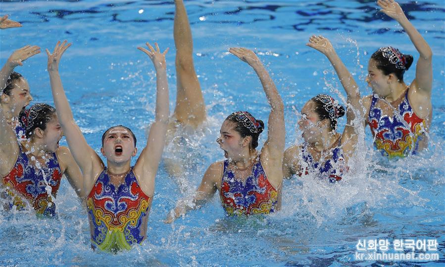 （體育）（1）花樣游泳——FINA世界係列賽：中國隊獲集體自由自選冠軍