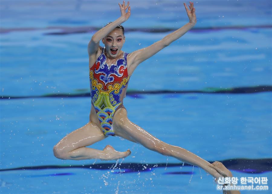 （體育）（5）花樣游泳——FINA世界係列賽：中國隊獲集體自由自選冠軍