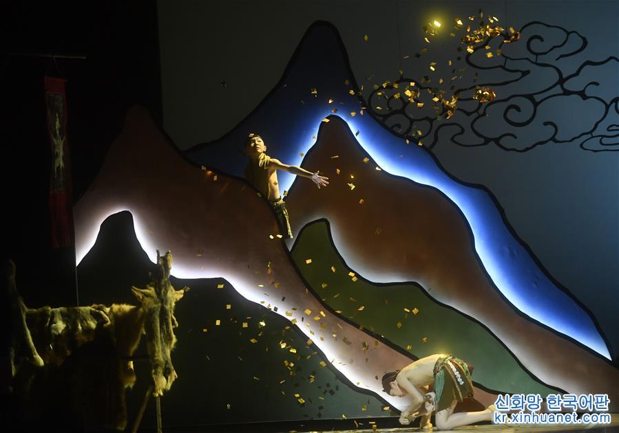 （文化）（1）“从敦煌壁画里跳出来”的童话芭蕾《九色鹿》在京上演