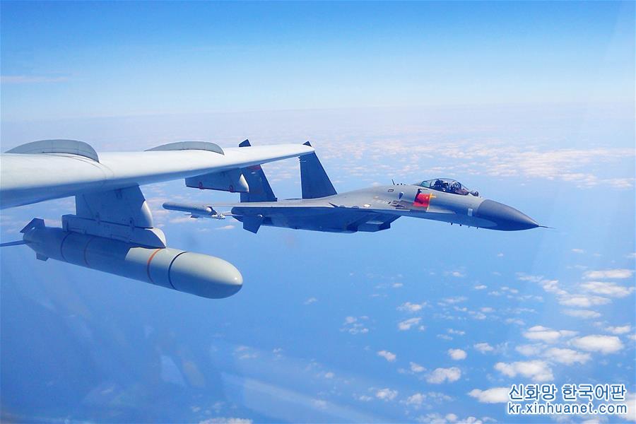 （图文互动）（1）人民空军多型多架战机绕飞祖国宝岛