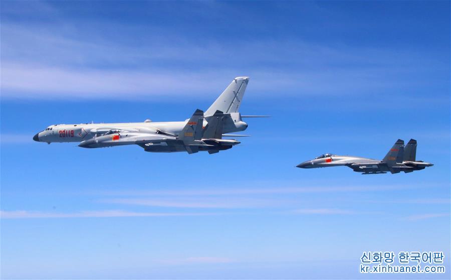 （圖文互動）（2）人民空軍多型多架戰機繞飛祖國寶島