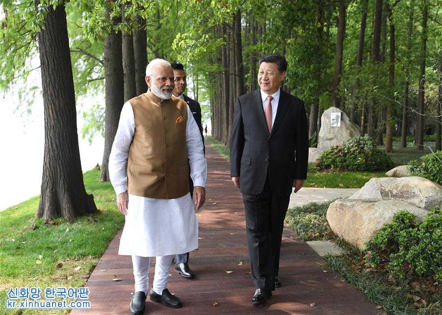 （时政）习近平同印度总理莫迪在武汉举行非正式会晤