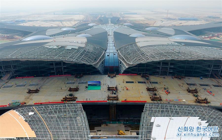 （社會）（3）北京新機場航廈前高架橋合龍