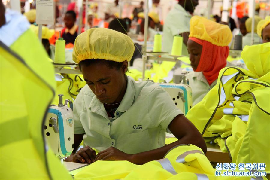 （國際·圖文互動）（1）中國人開辦服裝廠助力“盧旺達製造”
