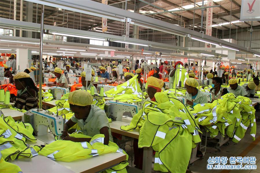 （国际·图文互动）（2）中国人开办服装厂助力“卢旺达制造”