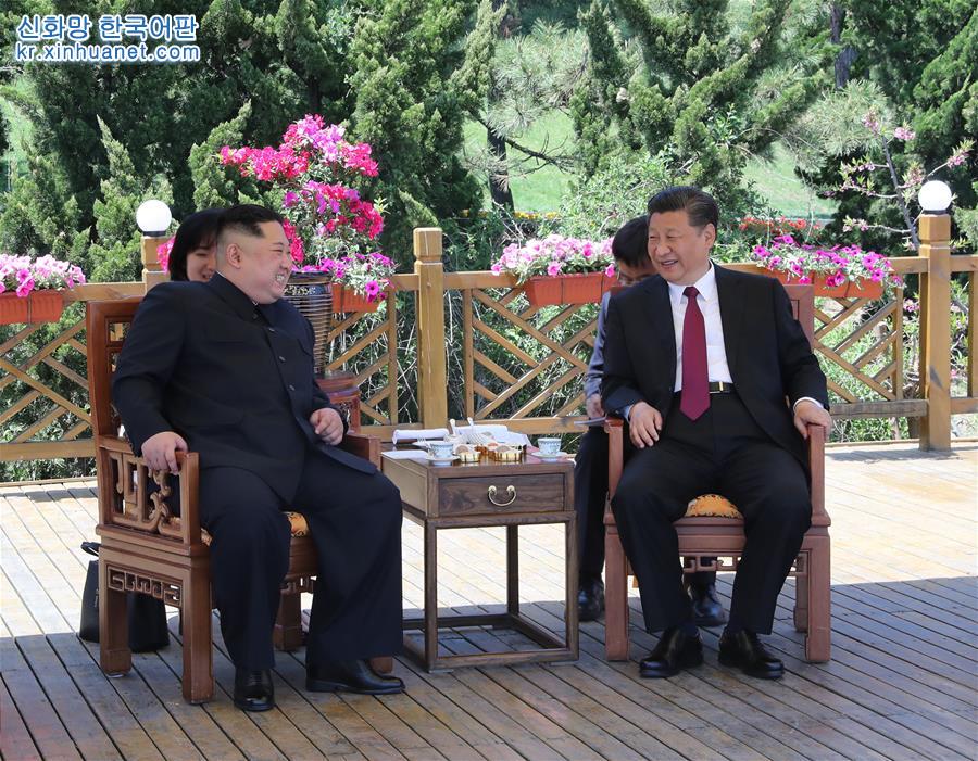 （时政）（1）习近平同朝鲜劳动党委员长金正恩在大连举行会晤