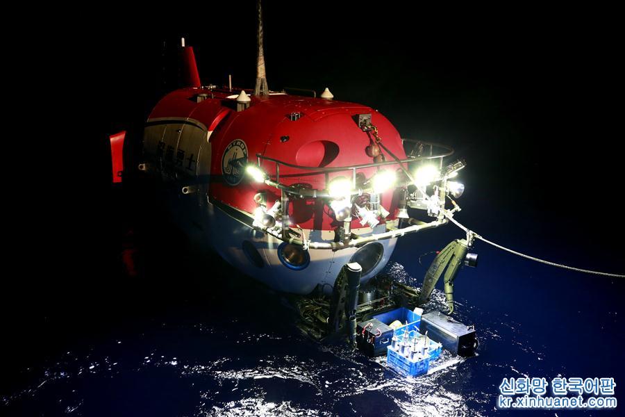 （科技）（4）“深海勇士”号南海夜潜