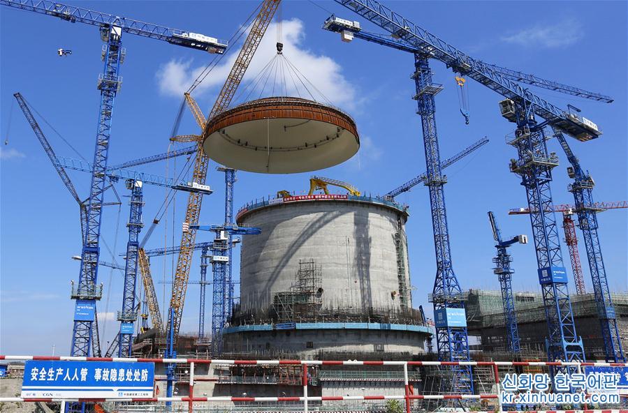 （图文互动）（1）我国自主三代核电“华龙一号”示范项目完成穹顶吊装
