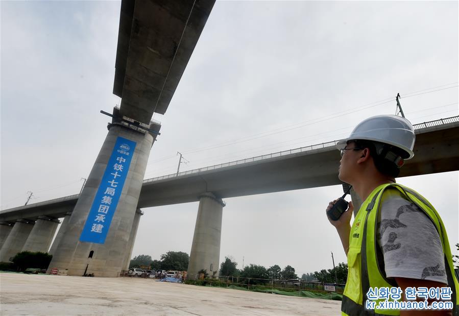 （经济）（5）商合杭高铁上跨既有陇海铁路连续梁转体成功