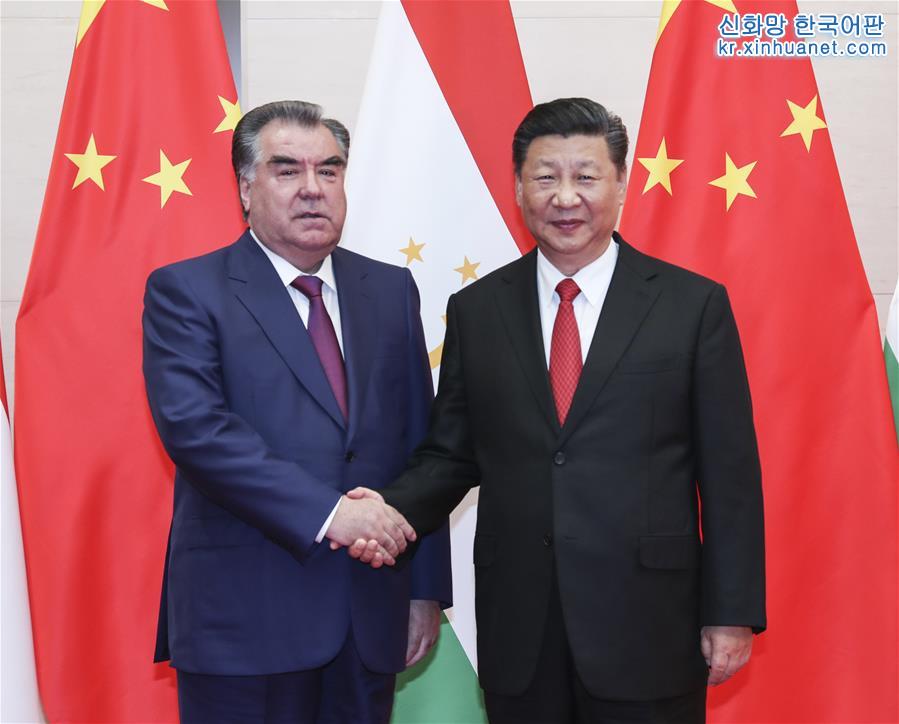 （上合青岛峰会）习近平会见塔吉克斯坦总统拉赫蒙