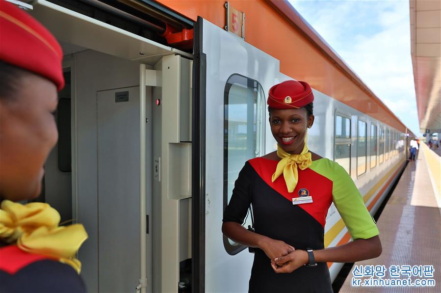 （国际）（1）蒙内铁路累计发送旅客近138万人次