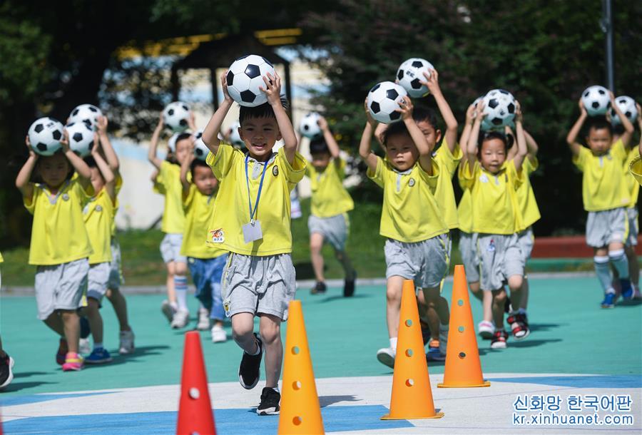 （教育）（1）校园“快乐足球节”迎暑期