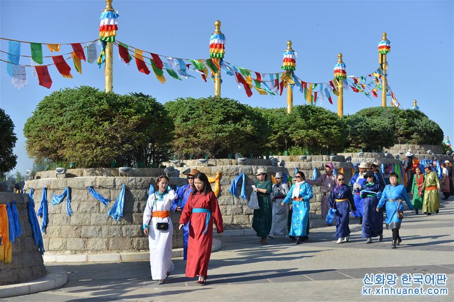 （文化）（3）内蒙古锡林浩特举行敖包祭祀大典