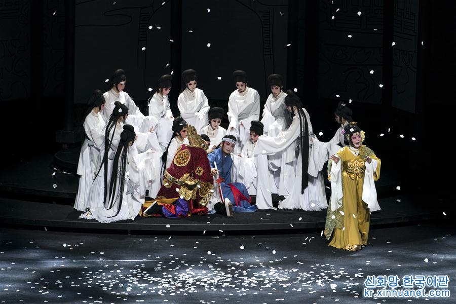 （文化）（4）大型汉剧《霓裳长歌》武汉首演