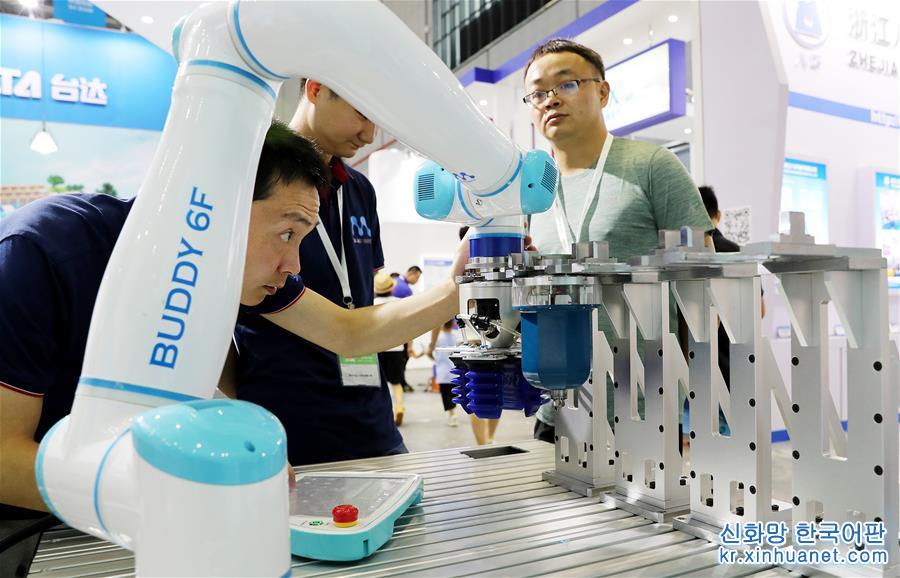 （服务）（5）2018中国国际机器人展览会在沪开幕