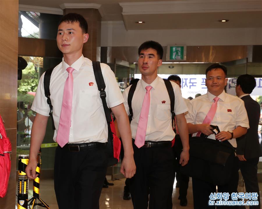 （体育）（1）乒乓球——朝鲜乒乓球代表团抵达韩国大田