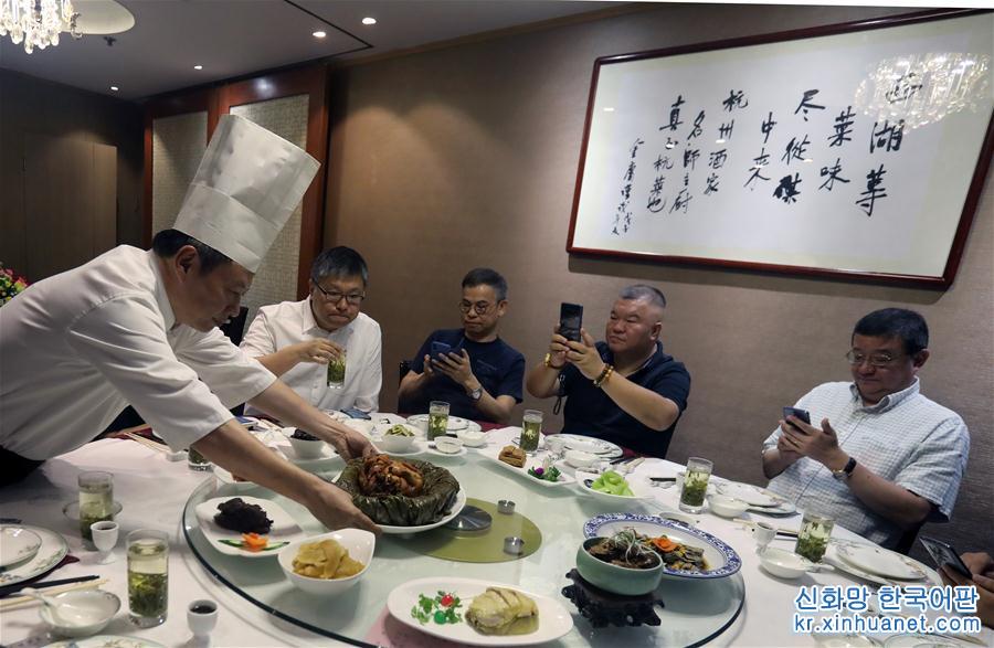 （圖文互動·香港故事）（3）尋找香港街頭巷尾的“武俠味”