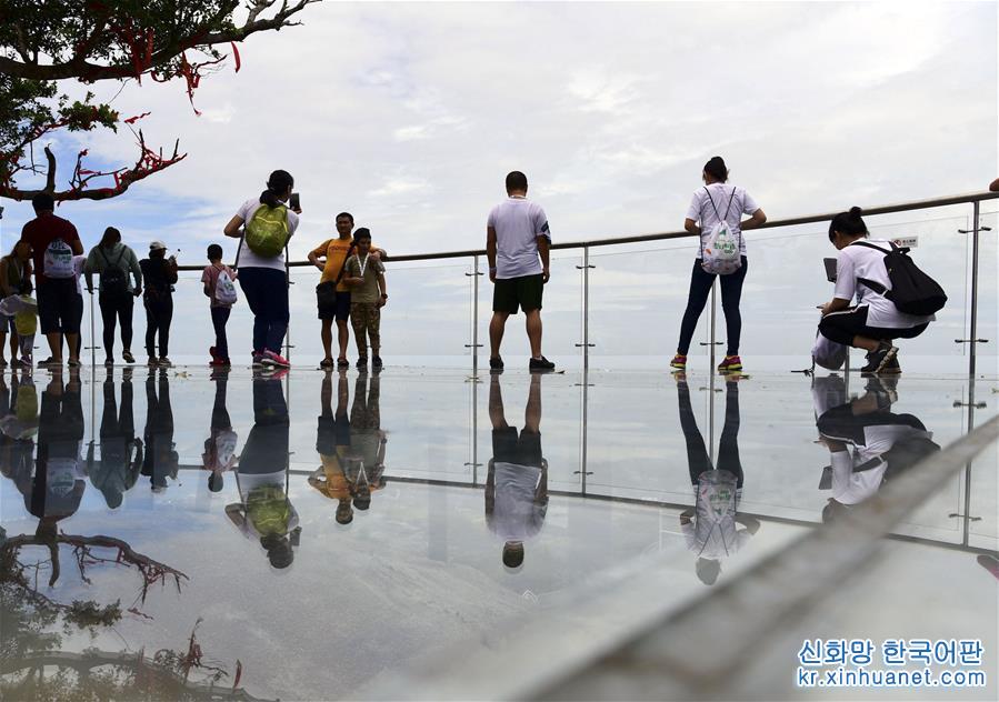 #（社会）（4）海南三亚：海景玻璃栈道8月迎客