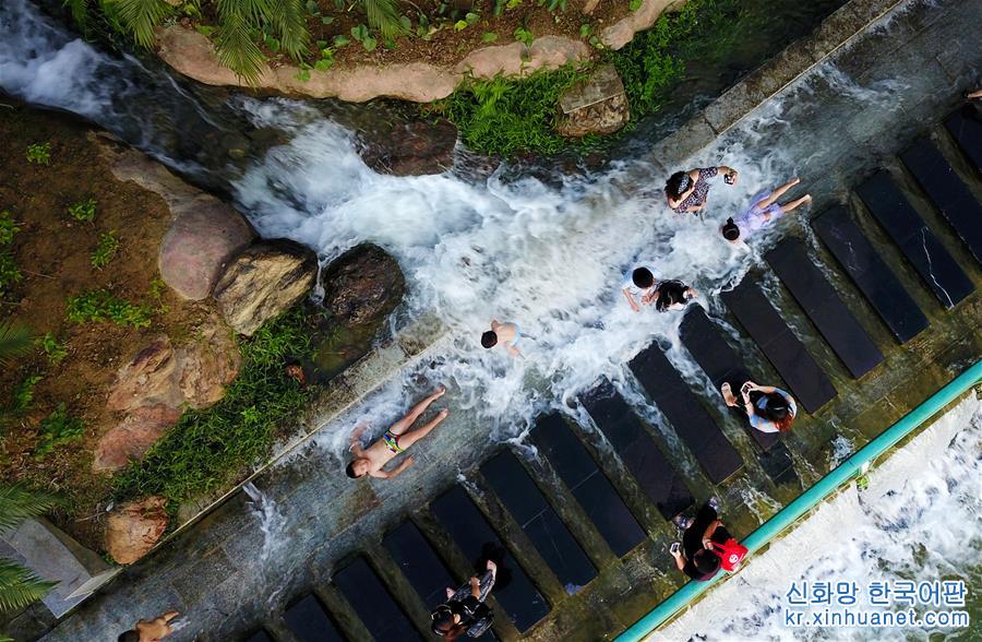 #（新华视界）（2）广西柳州：城市瀑布夏日送清凉