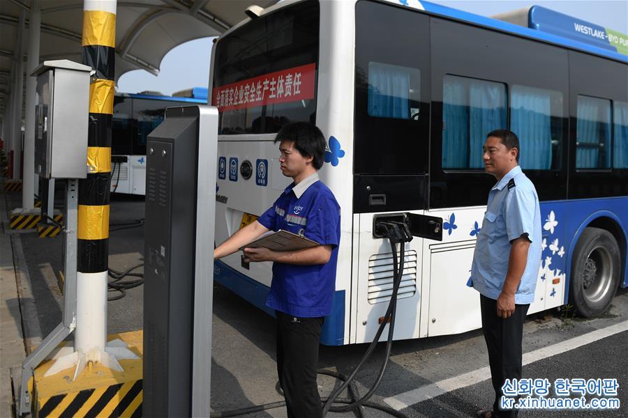 （社会）（3）杭州：2000余辆公交车已实现“零排放、零污染”