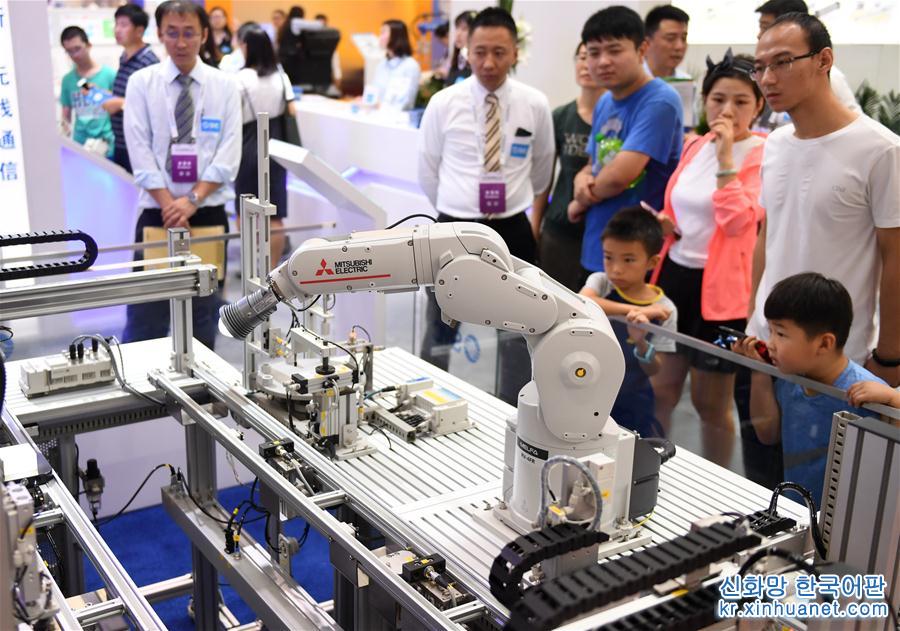 （科技）（2）2018世界机器人大会开幕