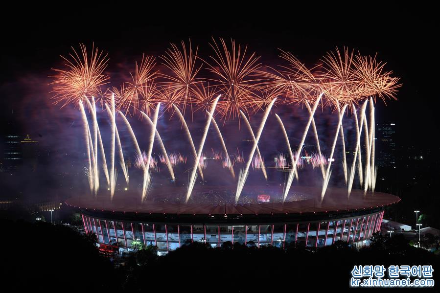 （亚运会）第18届亚运会开幕式在雅加达举行