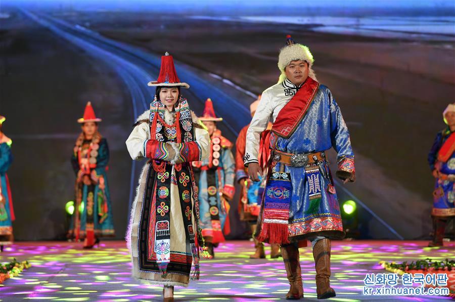 （文化）（6）八省區蒙古族服飾藝術節亮相甘肅肅北