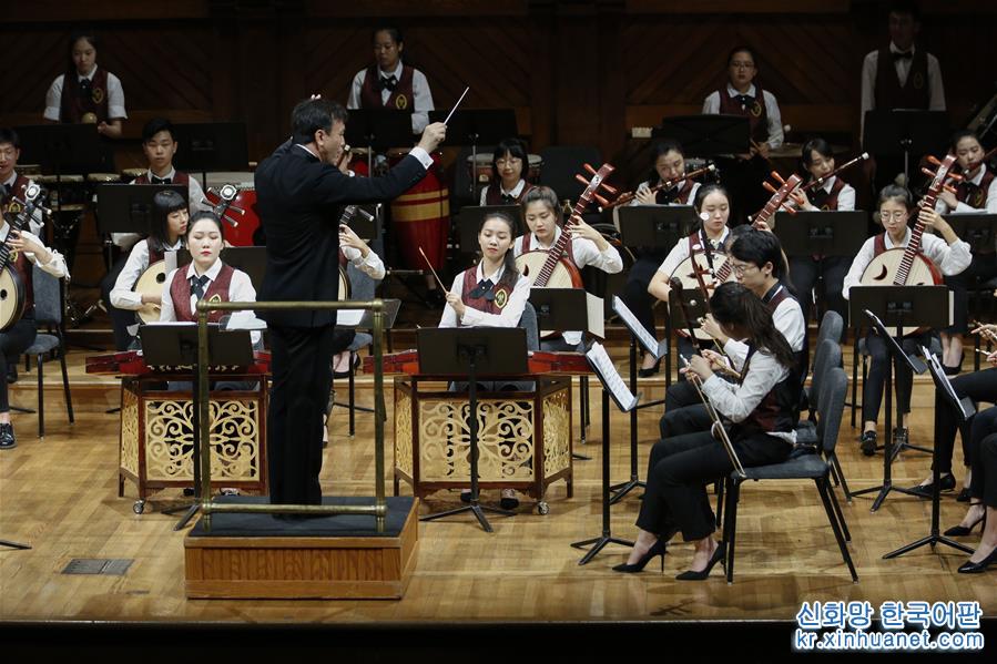 （国际·图文互动）（4）中美青少年联袂演出 中国民乐亮相美国知名学府
