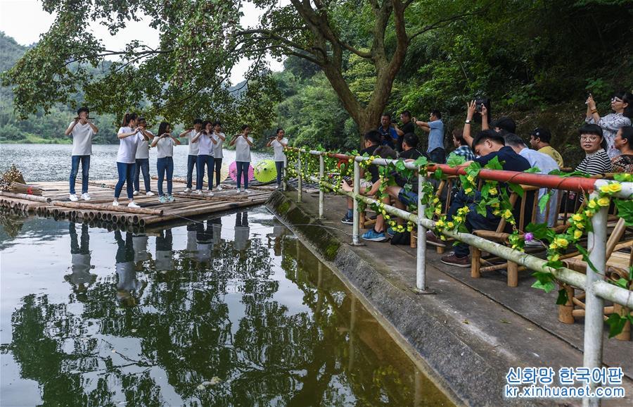 （社会）（3）“水上竹笛音乐会”助力乡村旅游