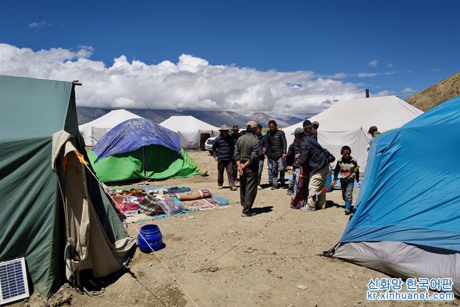 （经济）（2）西藏：雪山脚下的中尼帐篷边贸市场
