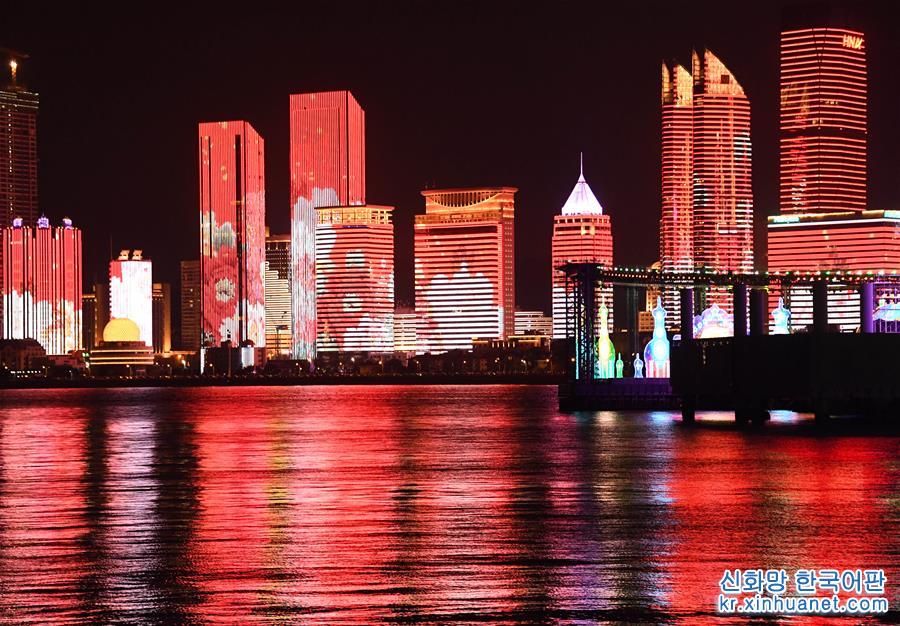 （社会）（1）青岛：海滨中国红 醉美浮山湾