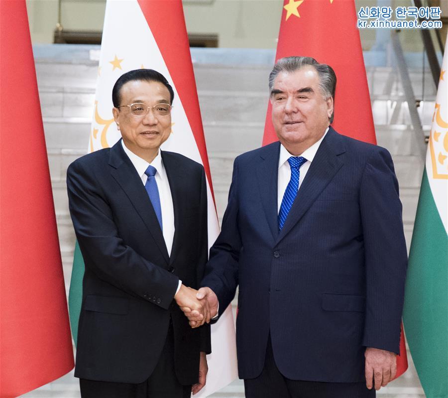 （时政）李克强会见塔吉克斯坦总统拉赫蒙