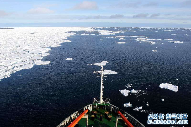 （“雪龙”探南极·图文互动）（3）“雪龙”号驶入南大洋浮冰区