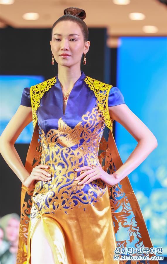 （国际）（2）中国元素惊艳亮相泰丝国际时装周