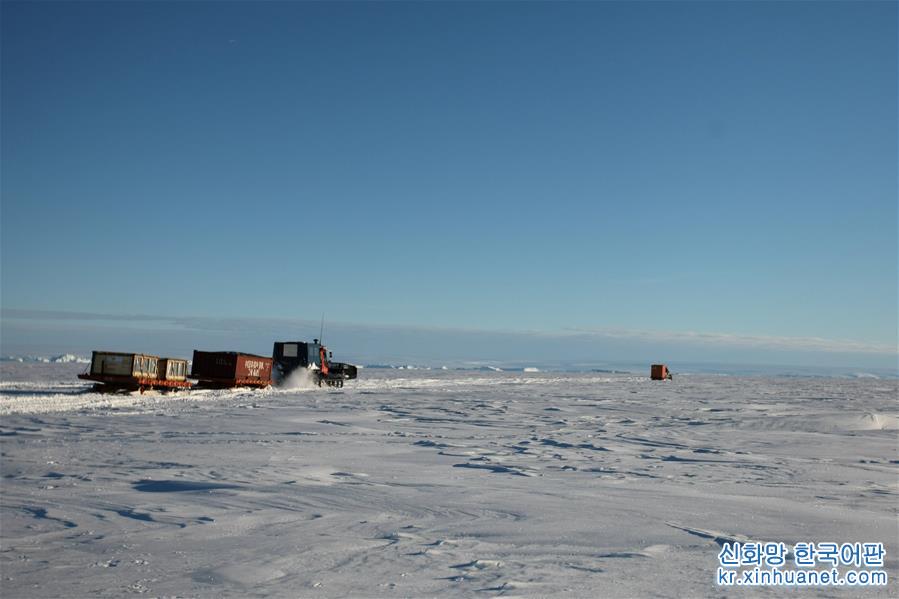 （“雪龙”探南极·图文互动）（5）特写：亲历南极“海陆空”全天候卸货攻坚战
