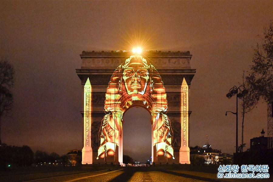 （国际）（3）巴黎凯旋门灯光秀迎2019