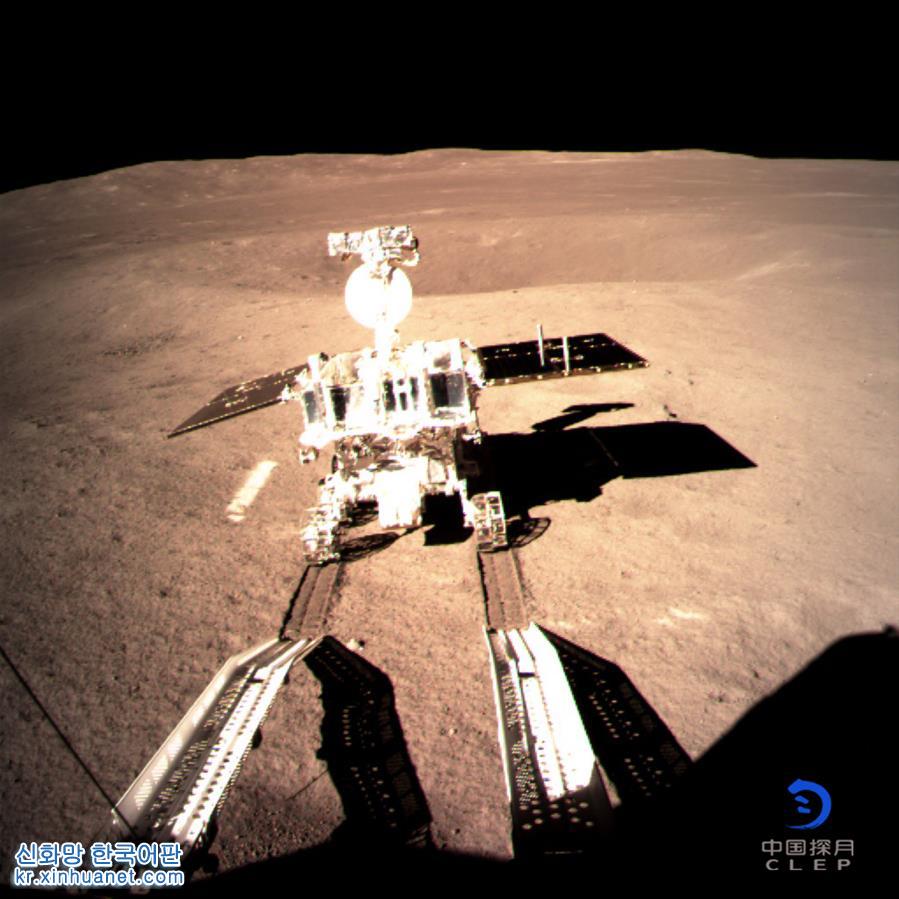 （图文互动）（1）嫦娥四号着陆器与巡视器成功分离 玉兔二号顺利驶抵月背