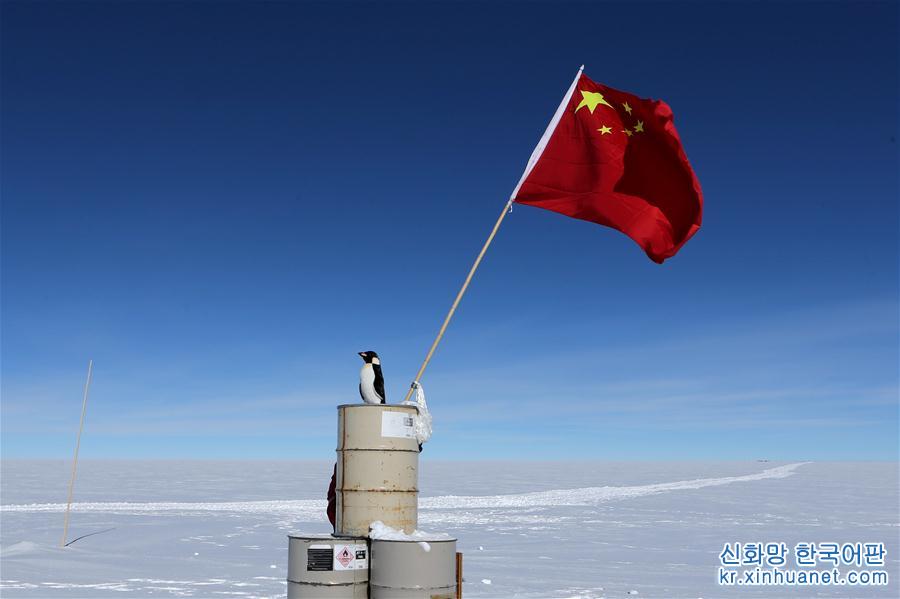 （“雪龙”探南极·图文互动）（3）记者手记：冰穹A的诱惑——南极冰盖之巅见闻