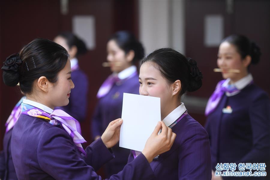 （社会）（5）杭州：集中培训 提升春运服务水平